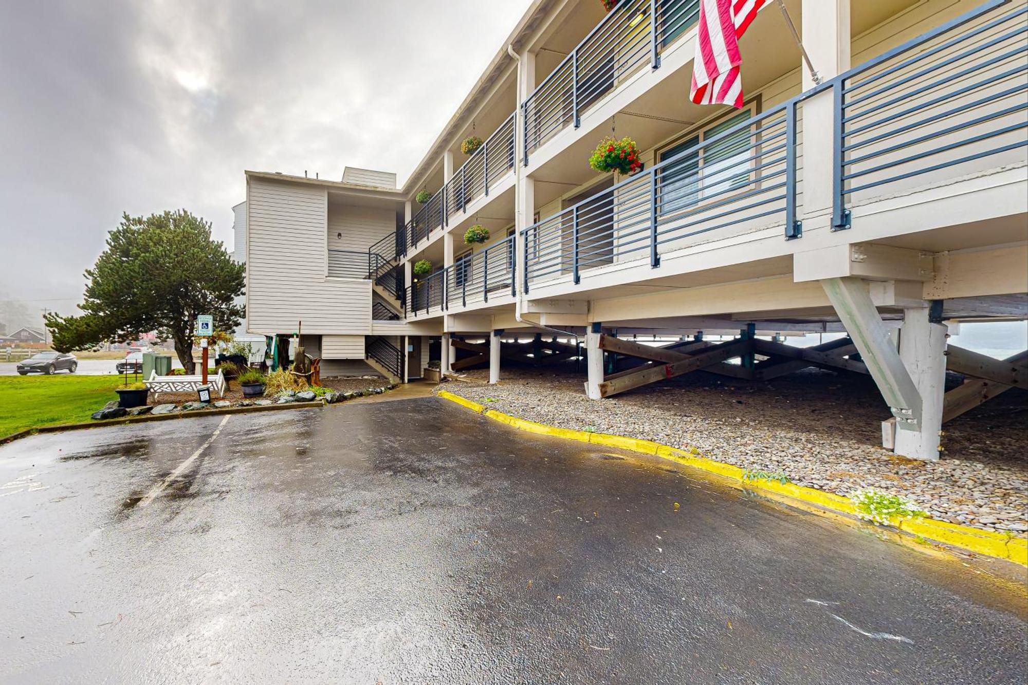 ​Rock Creek Inn Vacation Condos Rockaway Beach Room photo